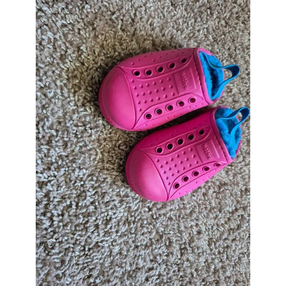 Native toddler shoes size 5c excellent condition- pink